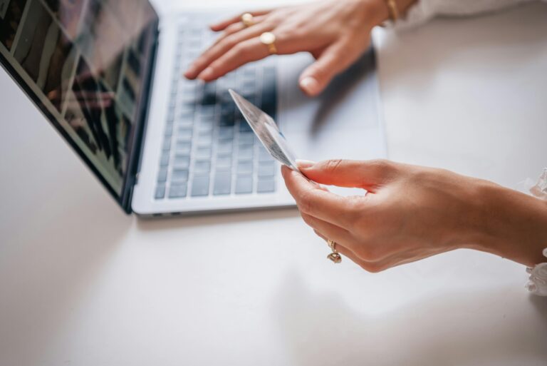 Why eCommerce Businesses Need Modern Banking Solutions to Scale Faster